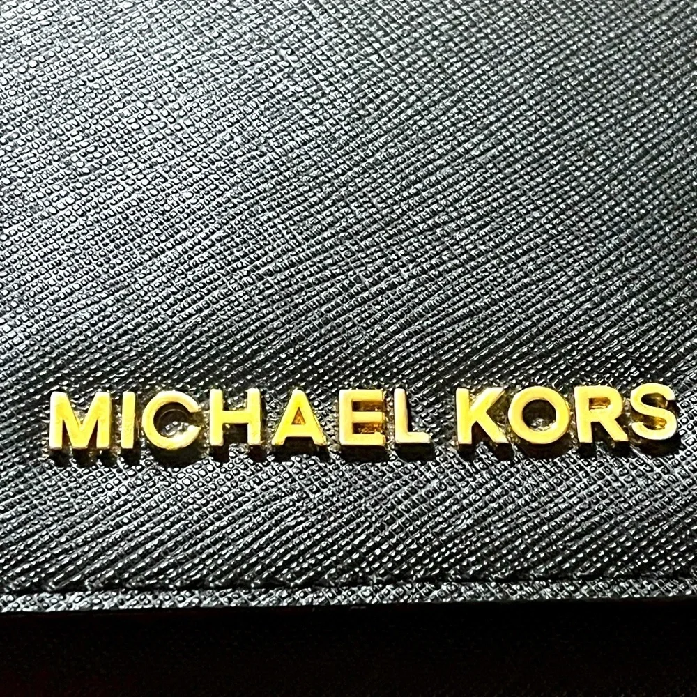 Michael Kors Jet Set Travel Carryall Saffiano Leather Wallet, Black